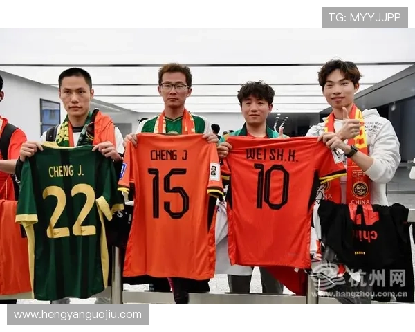 中国男足新帅亮相备战世预赛球迷期待重燃希望关键战役表现成焦点