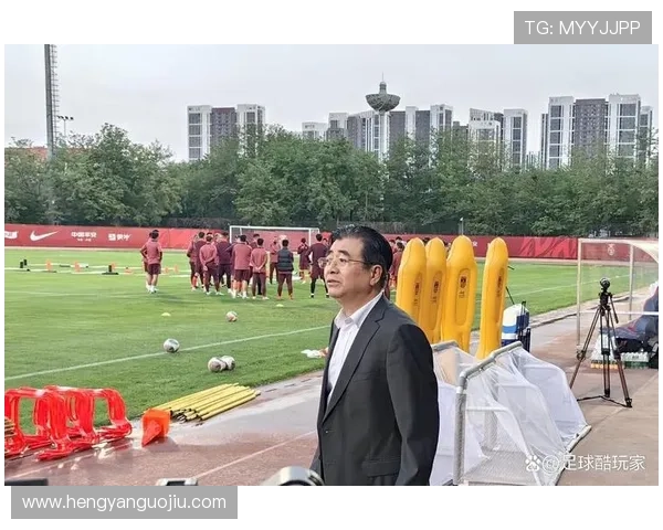 中国足球队迎战强敌备战亚洲杯 集训进入最后冲刺阶段